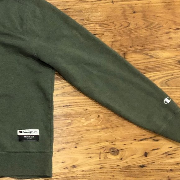 Champion Sweatshirt - Picture 2 of 3